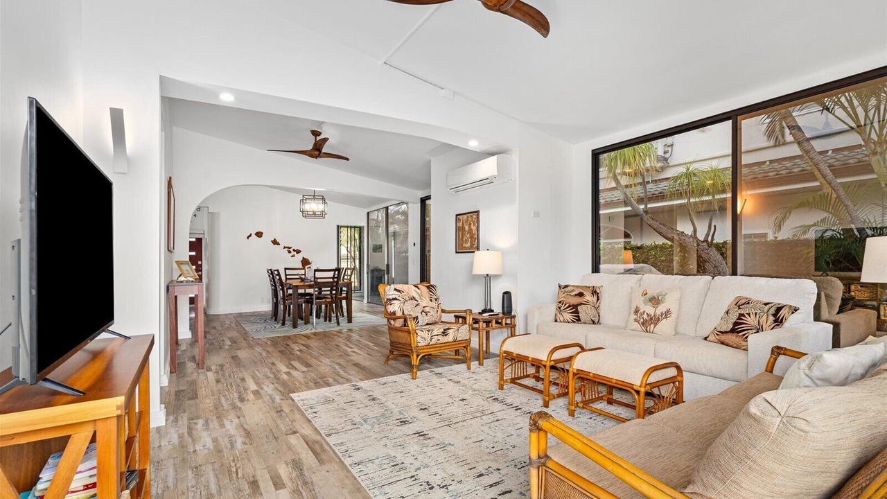 Photo of Livingroom in Portlock