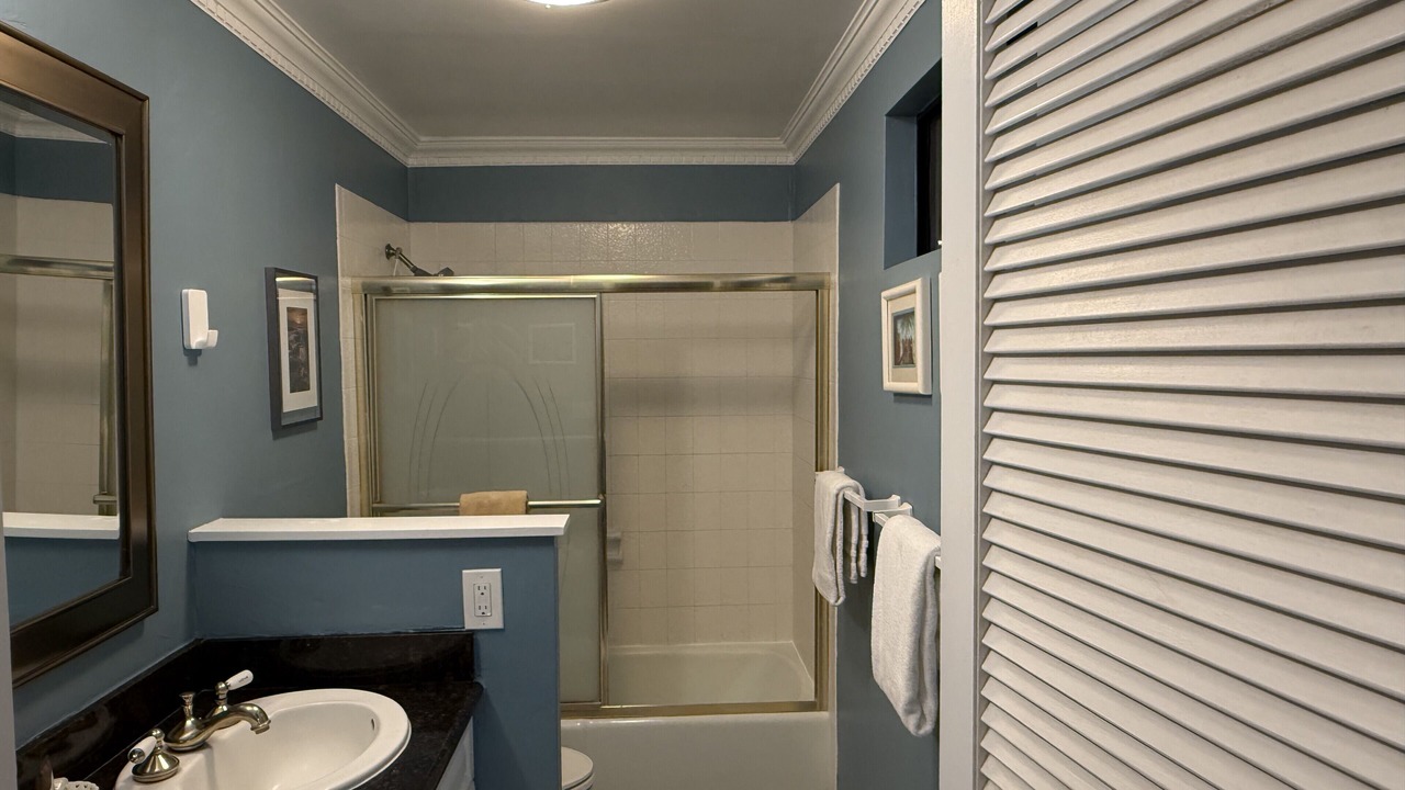 Photo of Bathroom in Kahana