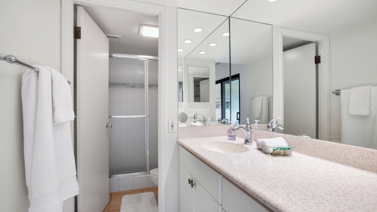Photo of Bathroom in Kahana