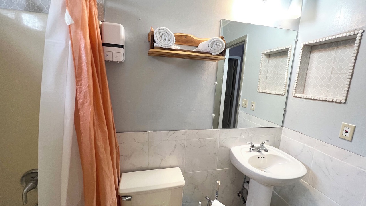 Photo of Bathroom in Kingsland