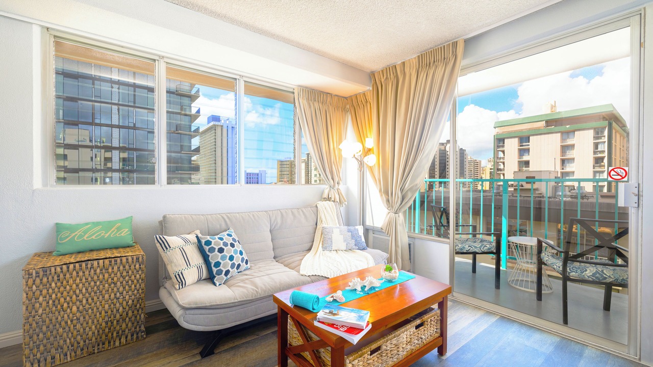 Photo of Livingroom in Waikiki