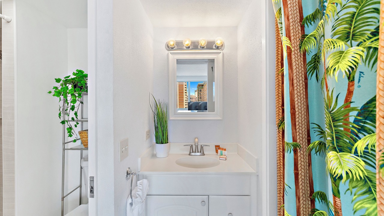 Photo of Bathroom in Waikiki