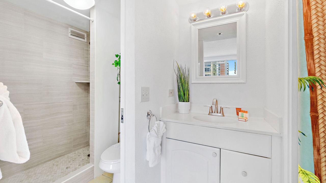 Photo of Bathroom in Waikiki