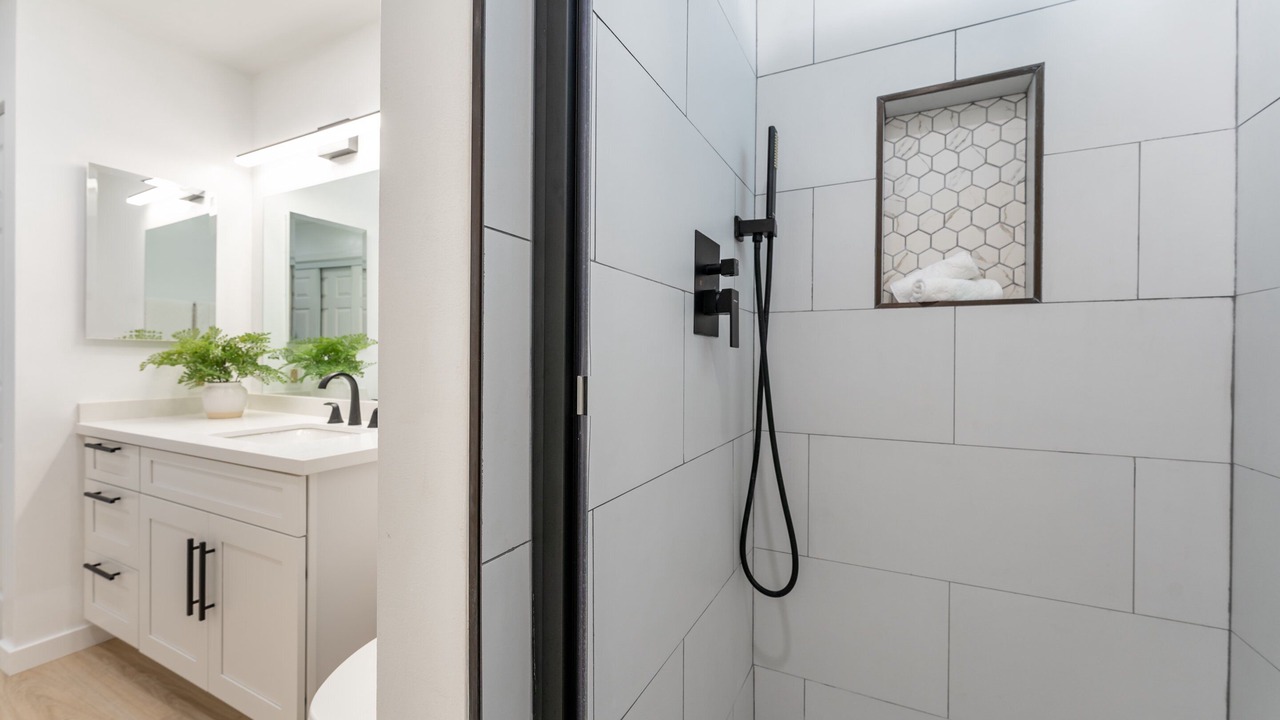 Photo of Bathroom in Punaluu