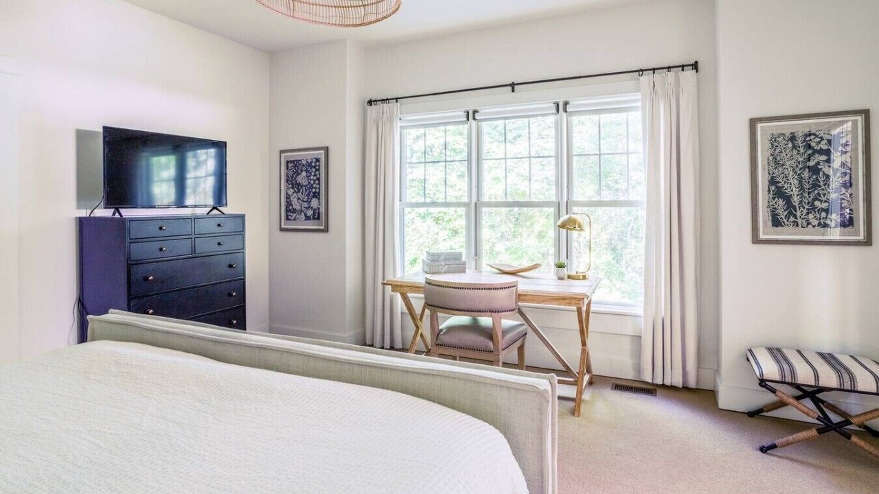Photo of Bedroom in Lakeside