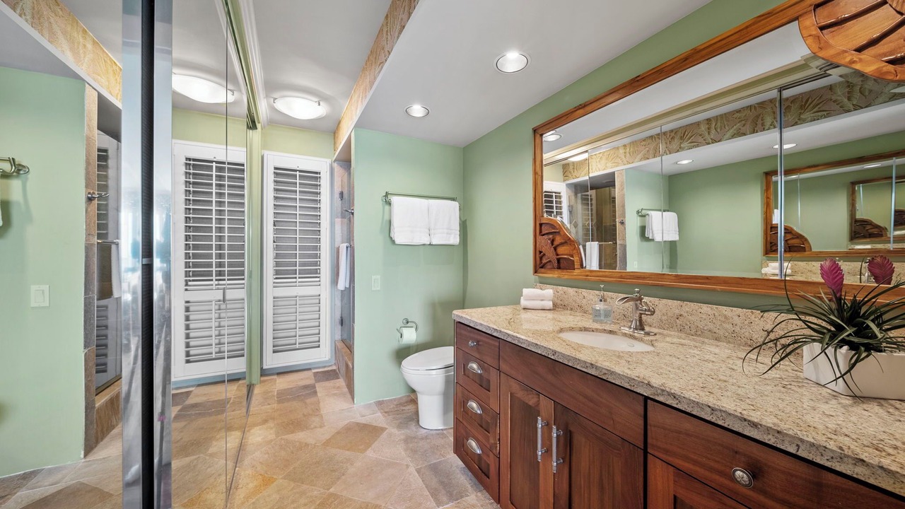 Photo of Bathroom in Diamond Head - Kapahulu - St. Louis