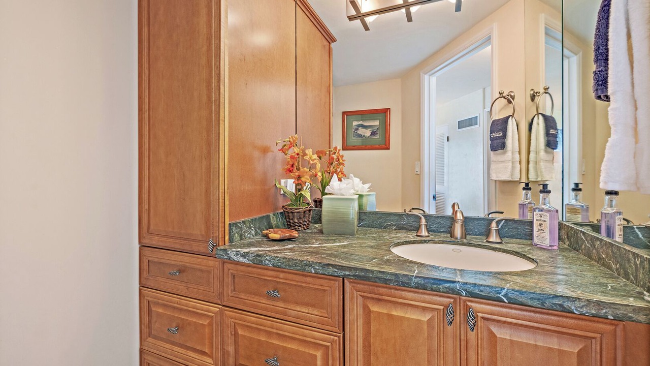 Photo of Bathroom in Kahana