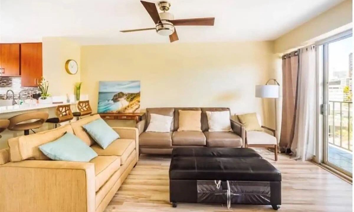 Photo of Livingroom in McCully - Moiliili
