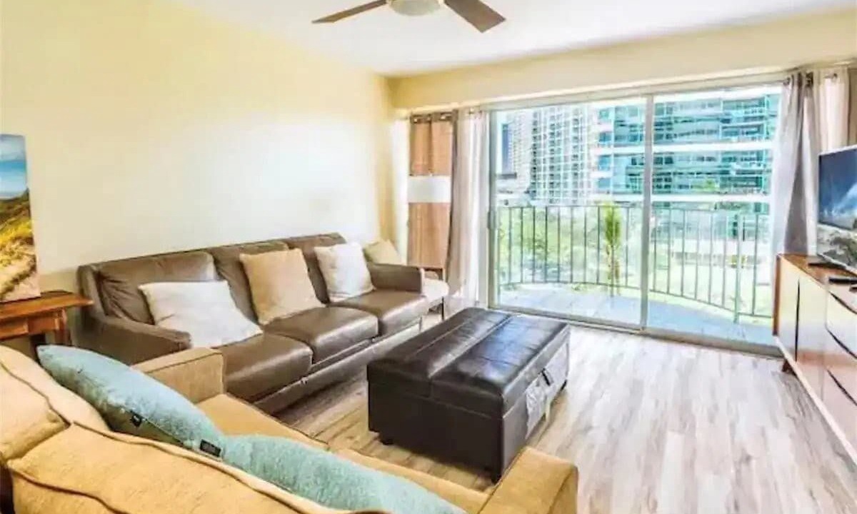 Photo of Livingroom in McCully - Moiliili