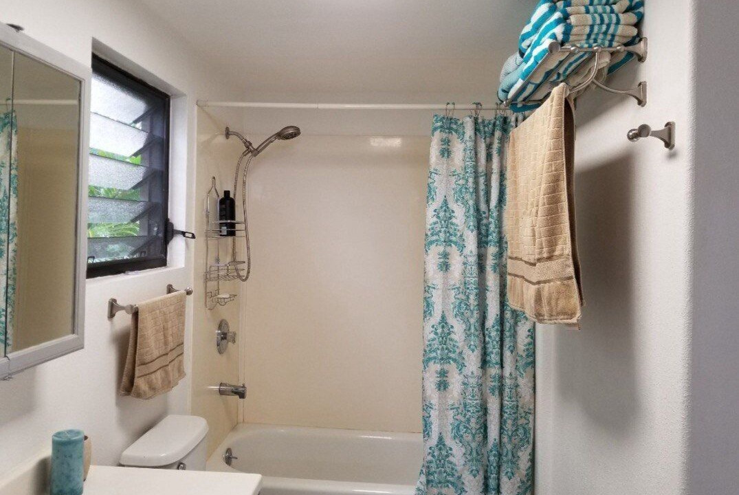 Photo of Bathroom in Waialae Iki Ridge