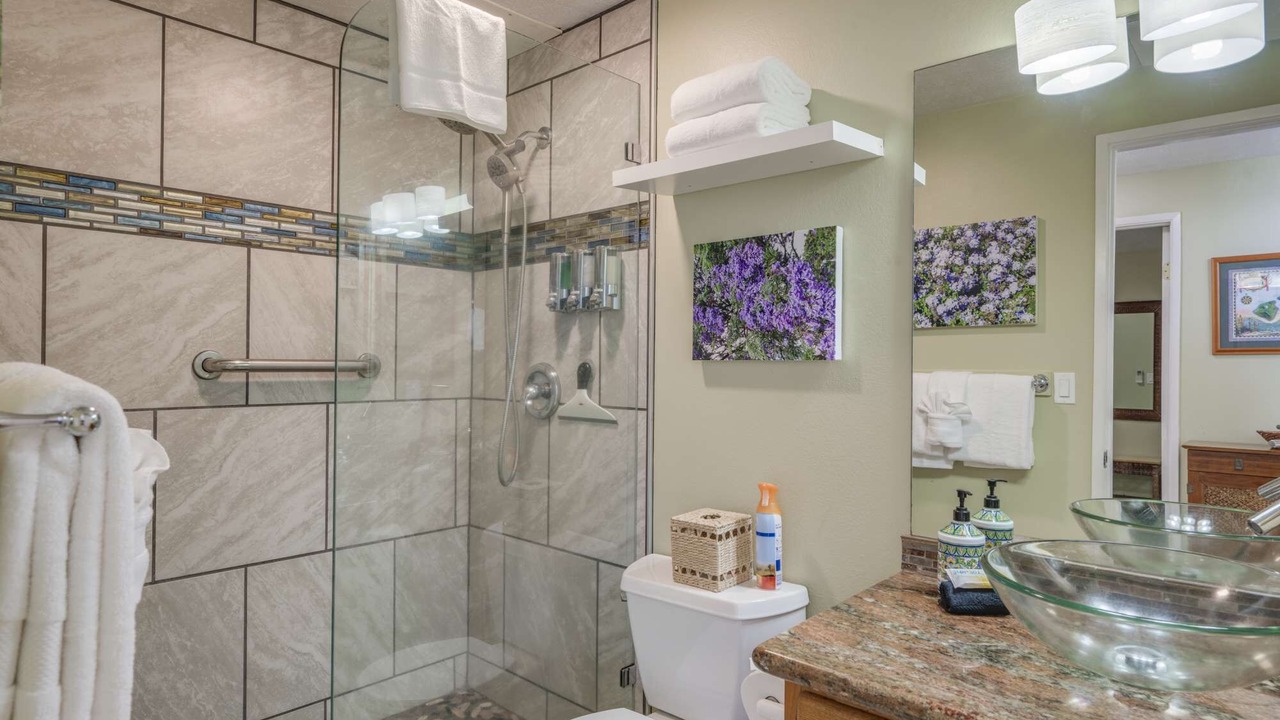 Photo of Bathroom in Maalaea