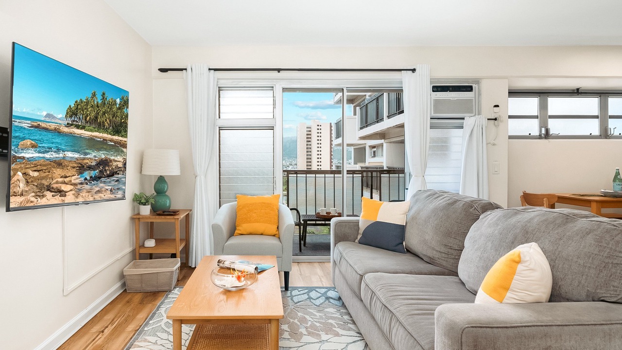 Photo of Livingroom in Waikiki