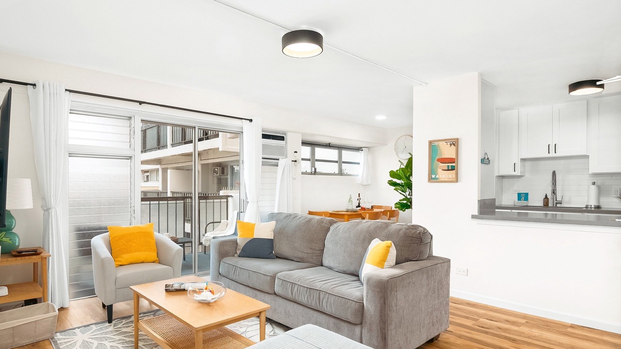 Photo of Livingroom in Waikiki
