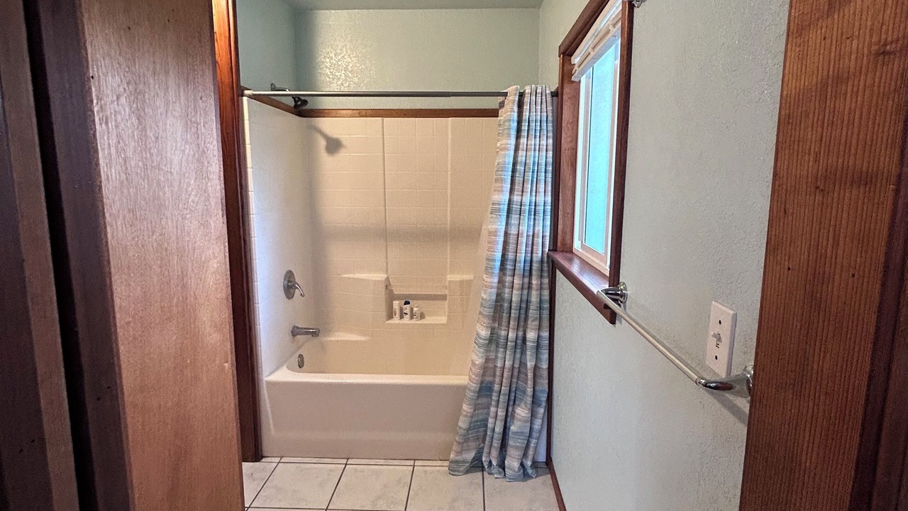 Photo of Bathroom in Hilo