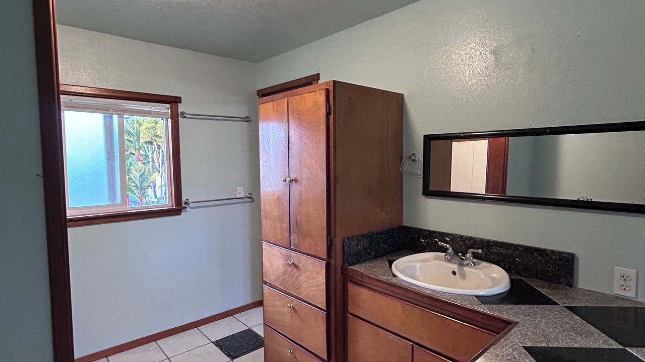 Photo of Bathroom in Hilo