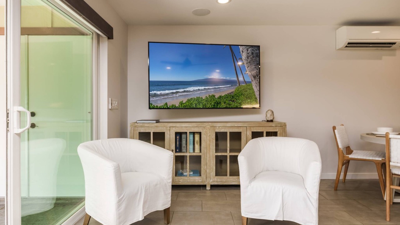 Photo of Livingroom in Downtown Lahaina