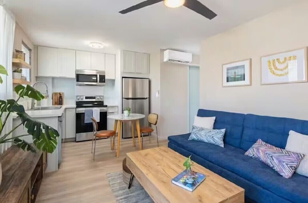 Photo of Livingroom in McCully - Moiliili