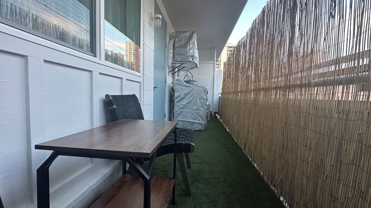 Photo of Outdoor in McCully - Moiliili