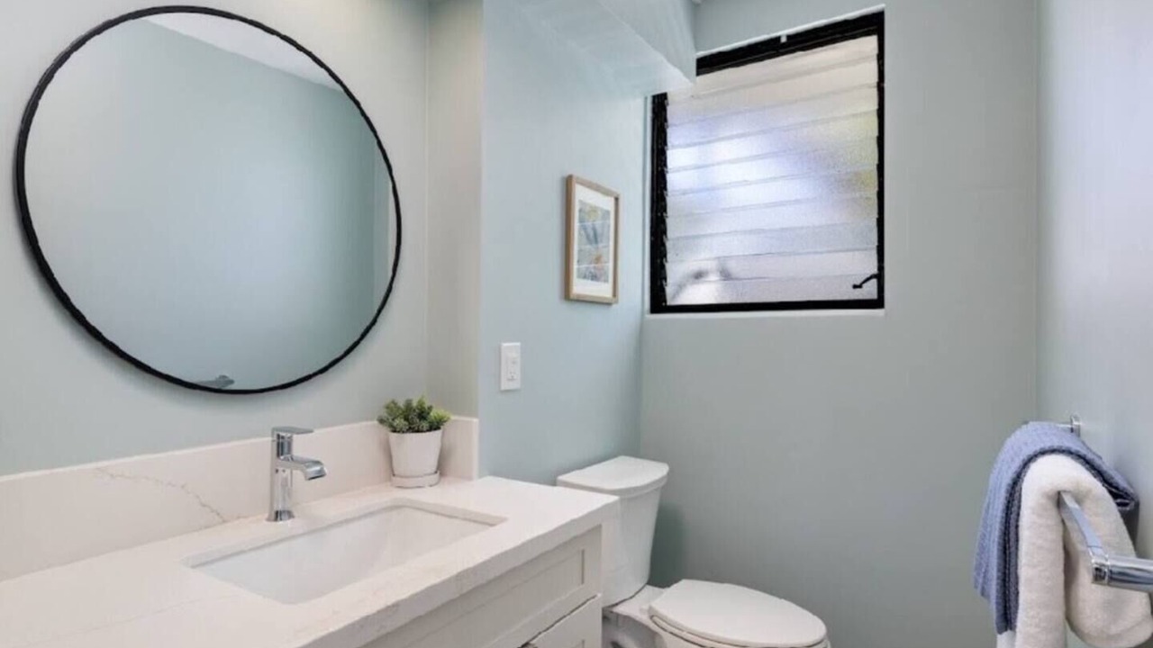 Photo of Bathroom in McCully - Moiliili