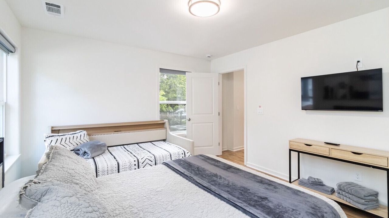 Photo of Bedroom in Midtown