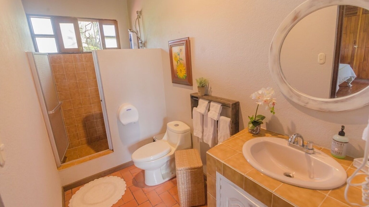 Photo of Bathroom in Kaneohe