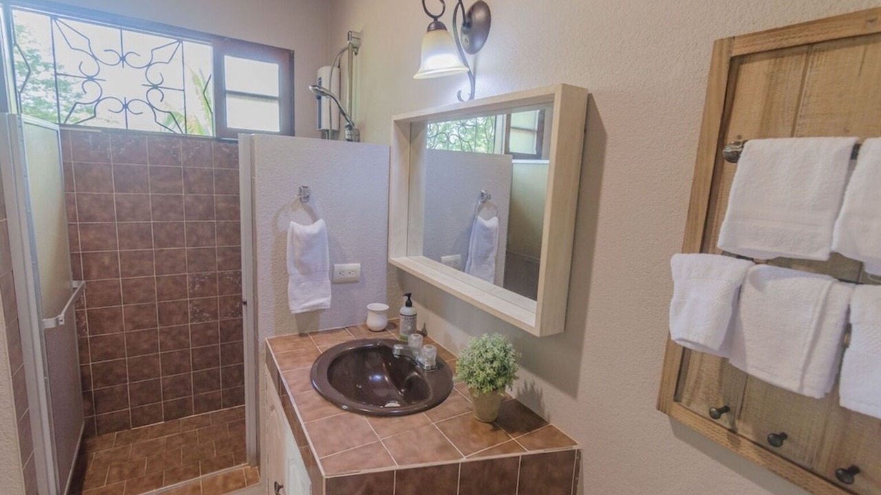 Photo of Bathroom in Kaneohe
