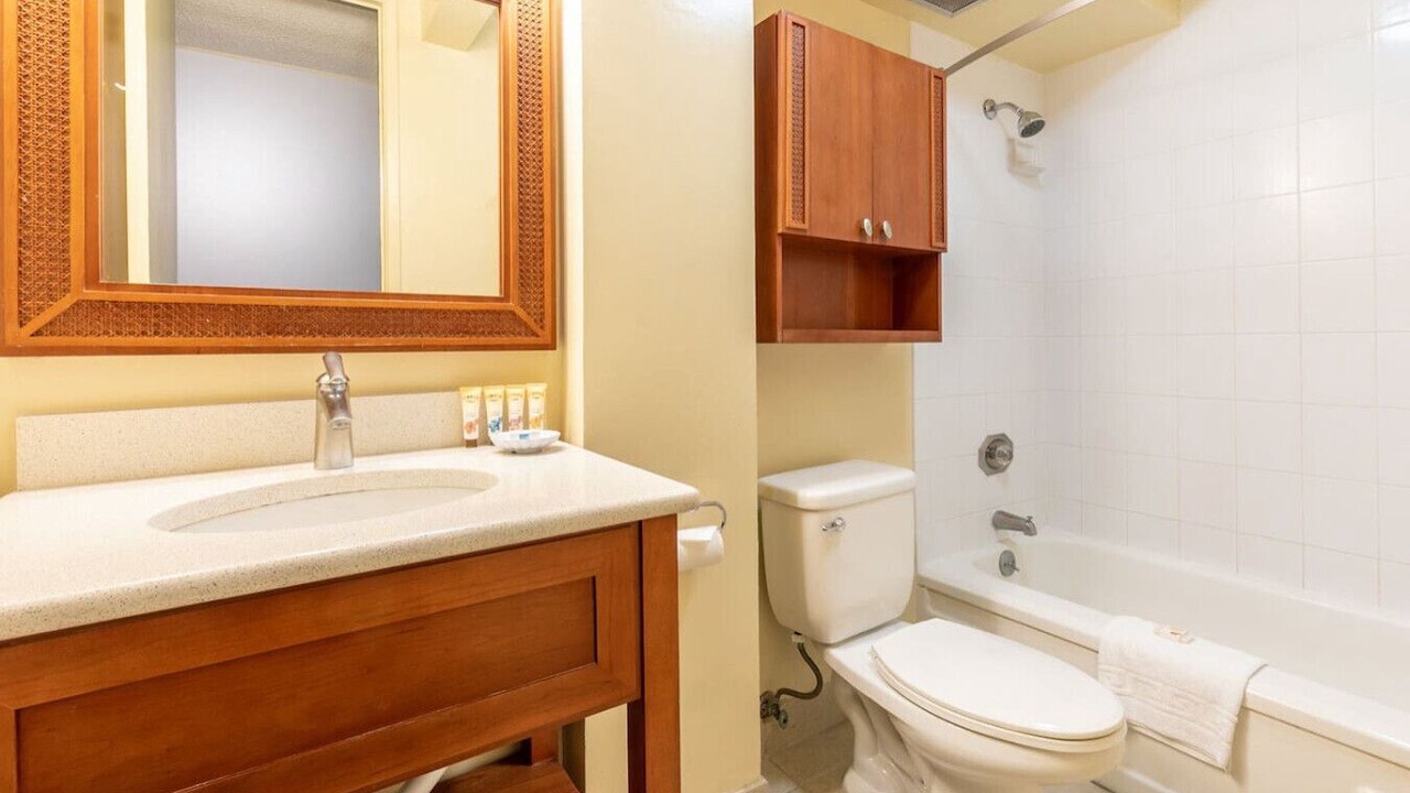Photo of Bathroom in Diamond Head - Kapahulu - St. Louis