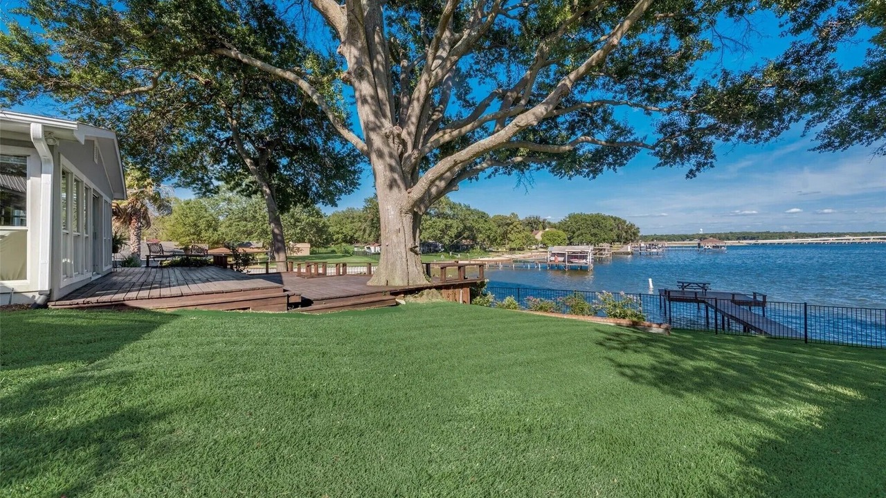Photo of Patio Balcony in Enchanted Oaks