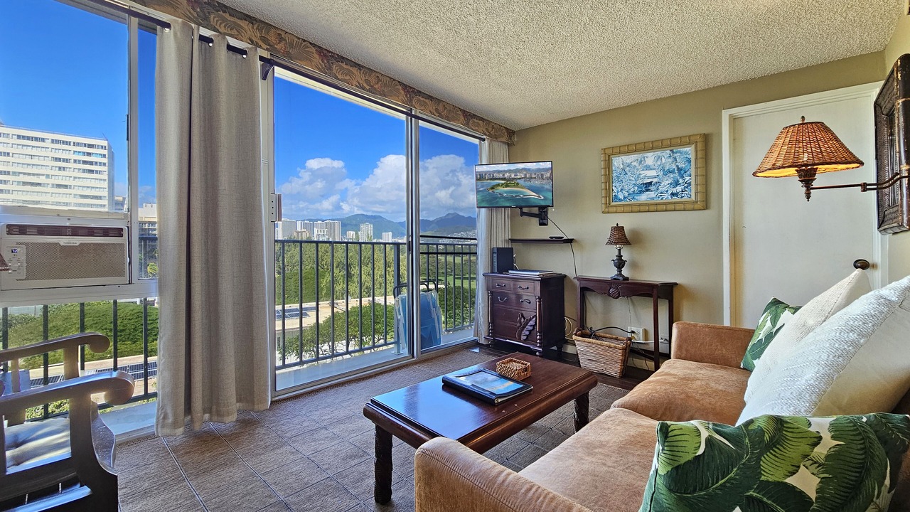 Photo of Livingroom in Diamond Head - Kapahulu - St. Louis