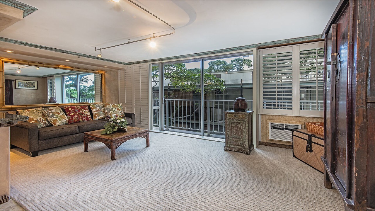 Photo of Livingroom in Diamond Head - Kapahulu - St. Louis