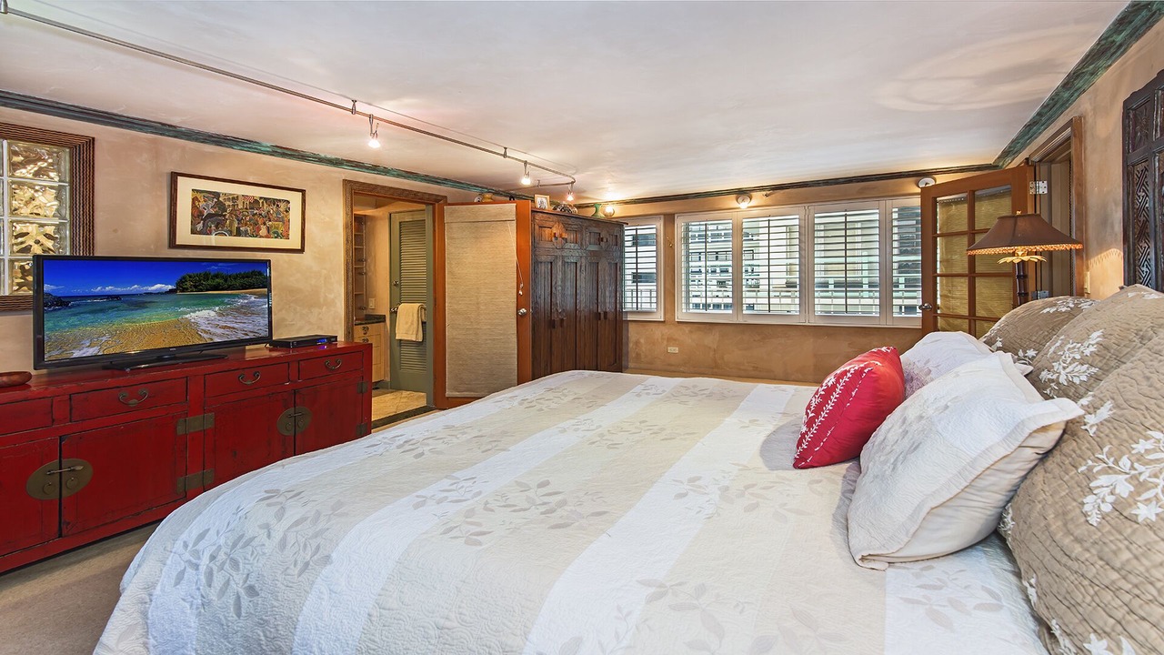 Photo of Bedroom in Diamond Head - Kapahulu - St. Louis