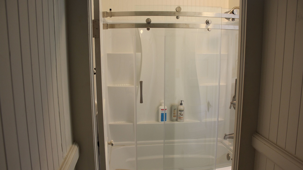 Photo of Bathroom in Hilo
