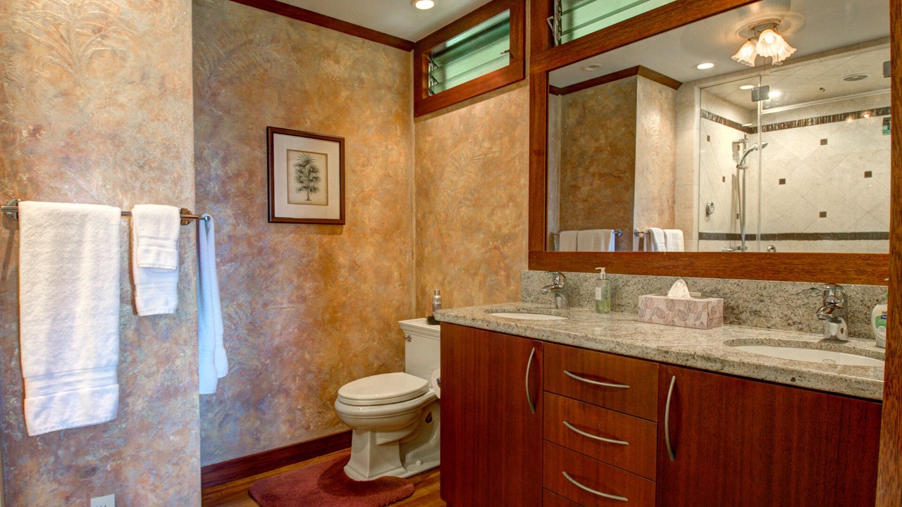 Photo of Bathroom in Hilo