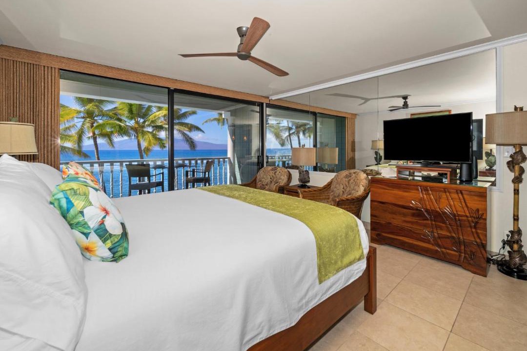 Photo of Bedroom in Historic Lahaina Front Street
