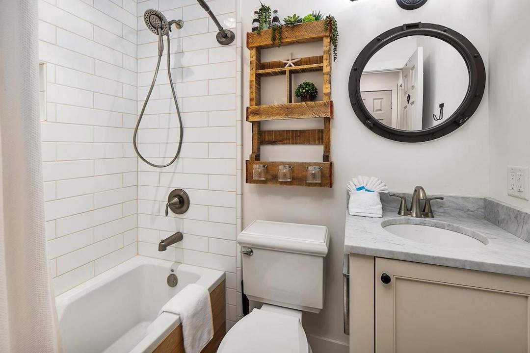 Photo of Bathroom in Saint Simons Heights
