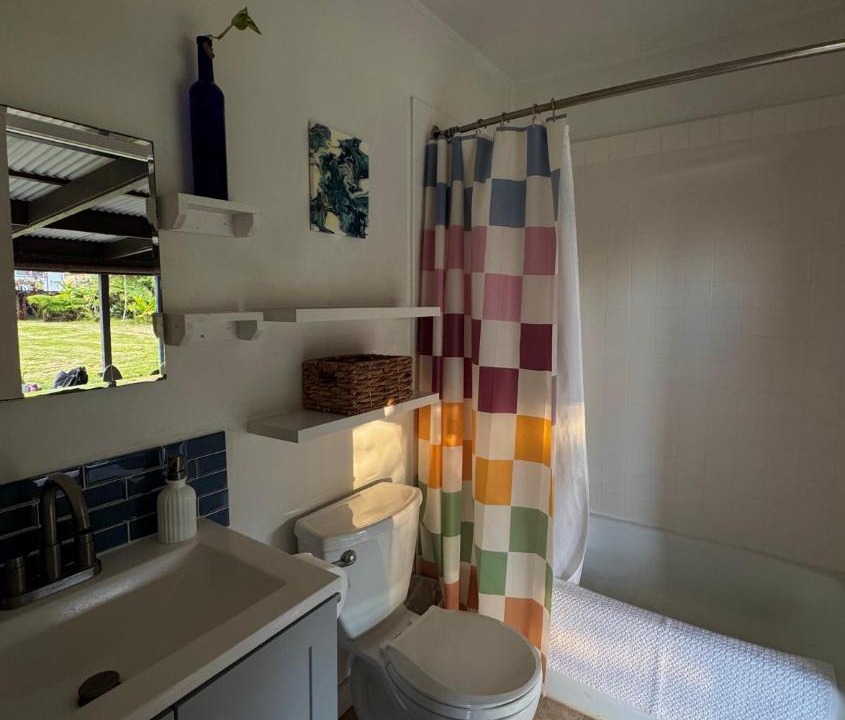 Photo of Bathroom in Hilo