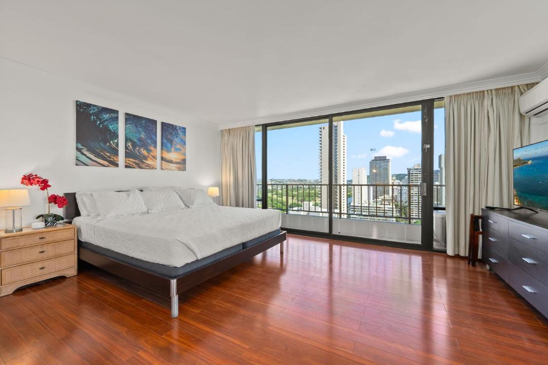 Photo of Bedroom in Waikiki