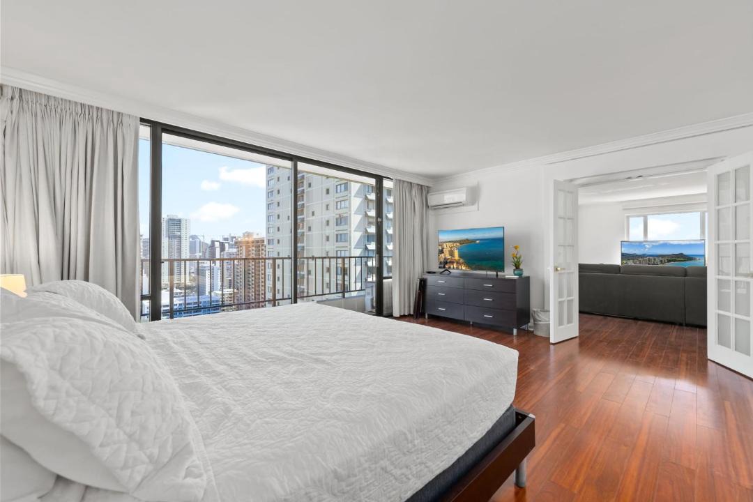 Photo of Bedroom in Waikiki