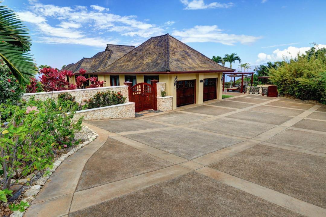Photo of Others in Historic Lahaina Front Street