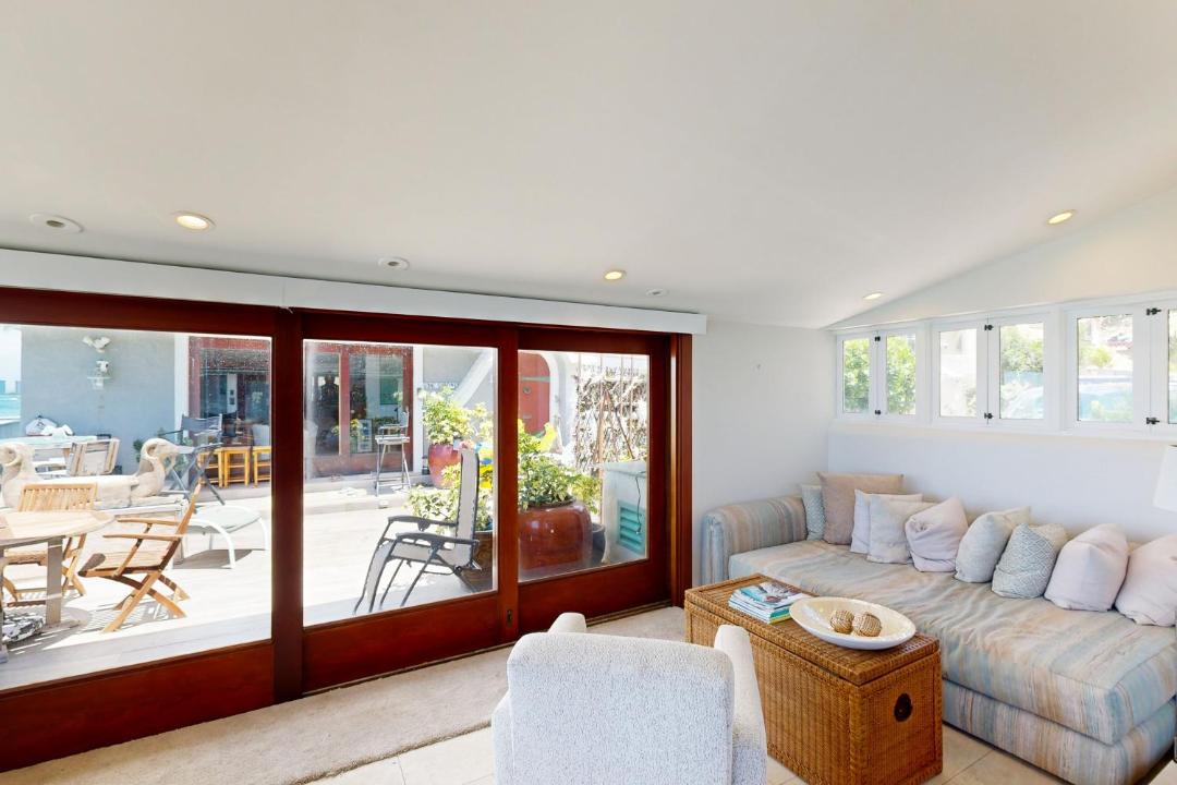 Photo of Livingroom in Diamond Head - Kapahulu - St. Louis