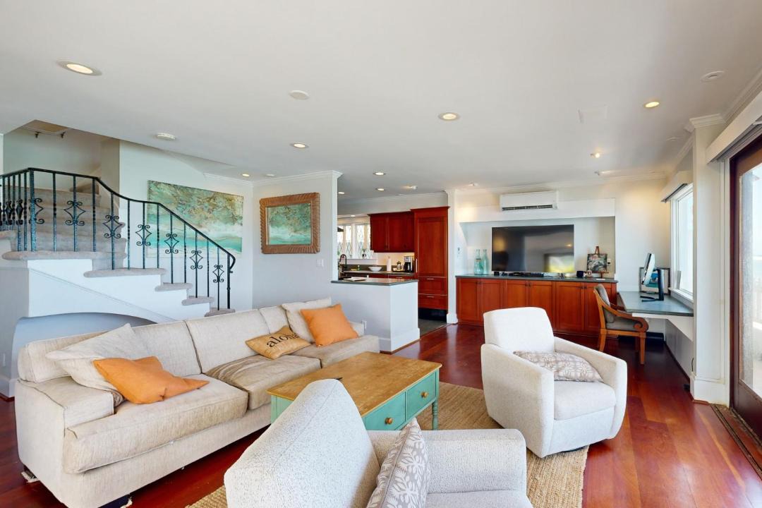 Photo of Livingroom in Diamond Head - Kapahulu - St. Louis