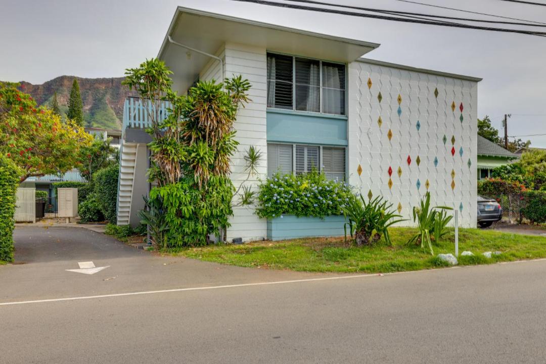 Photo of Buildings in Diamond Head - Kapahulu - St. Louis