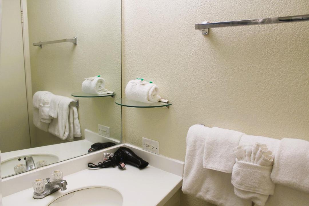 Photo of Bathroom in McCully - Moiliili