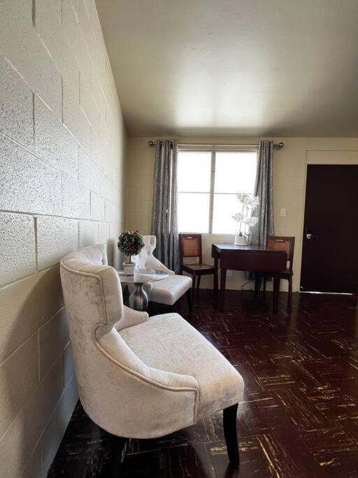 Photo of Livingroom in Diamond Head - Kapahulu - St. Louis