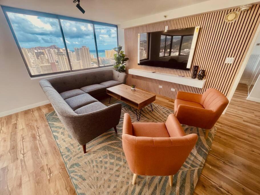 Photo of Livingroom in Waikiki