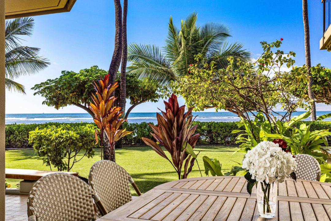 Photo of Patio Balcony in Historic Lahaina Front Street