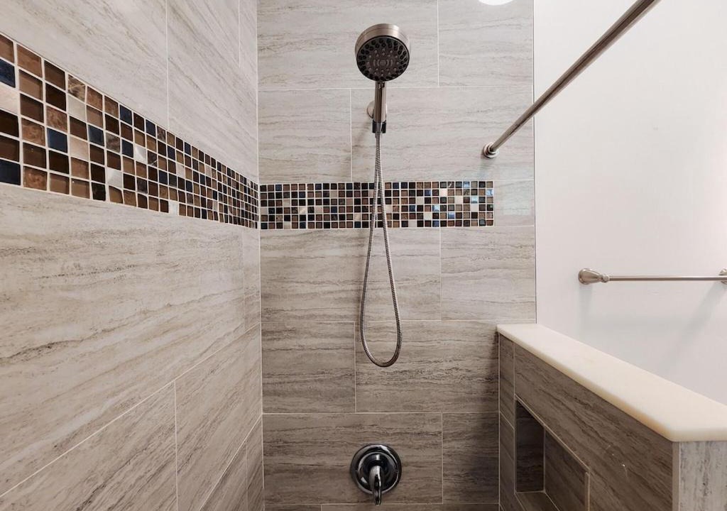 Photo of Bathroom in Wailuku