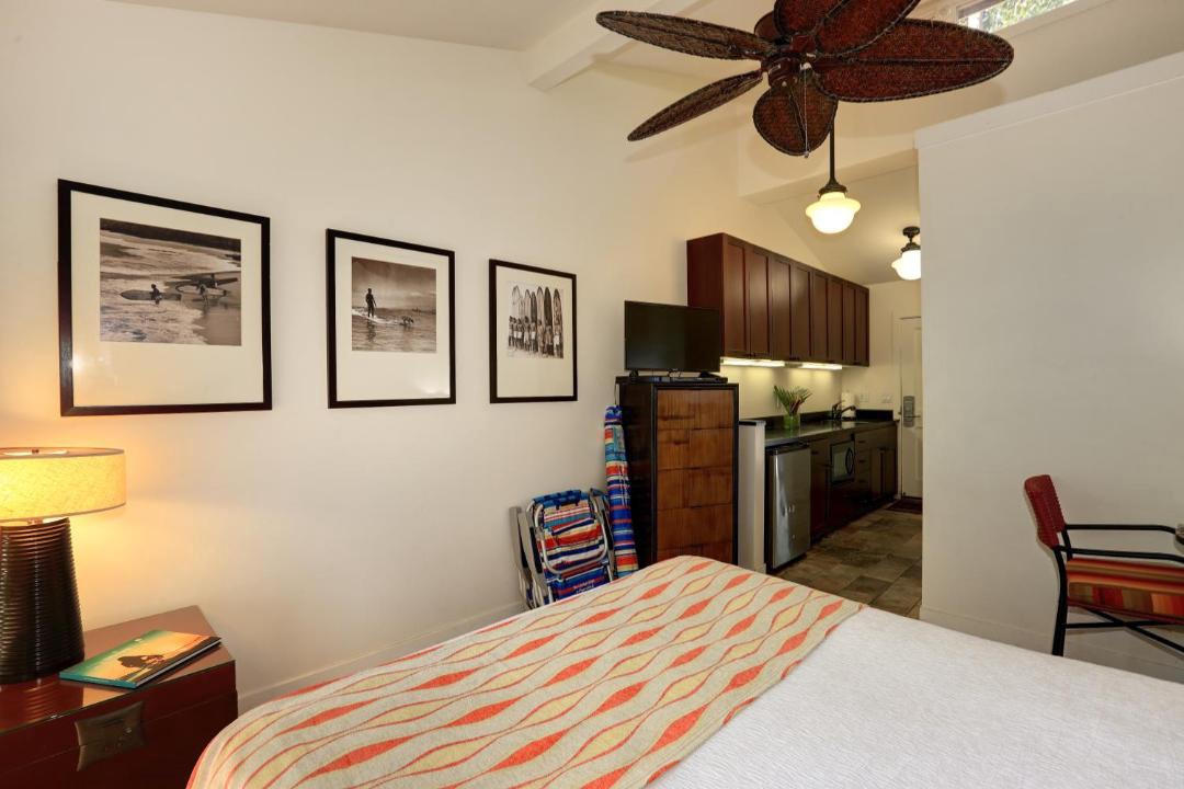 Photo of Bedroom in Historic Lahaina Front Street