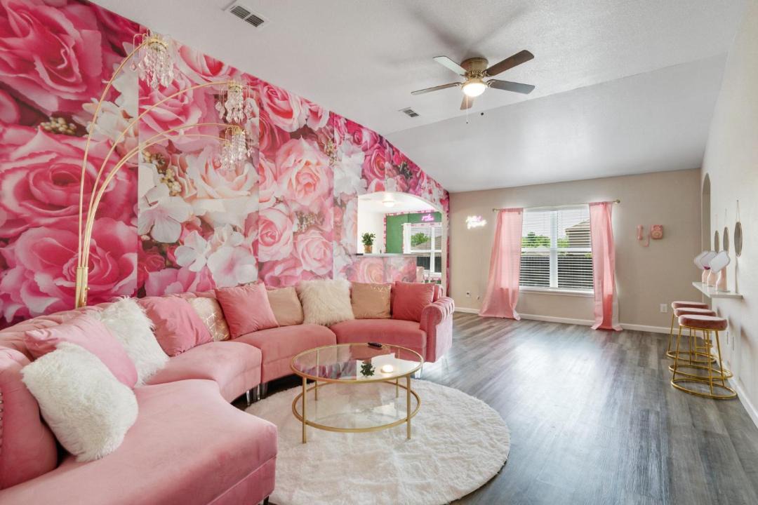 Photo of Livingroom in Seagoville