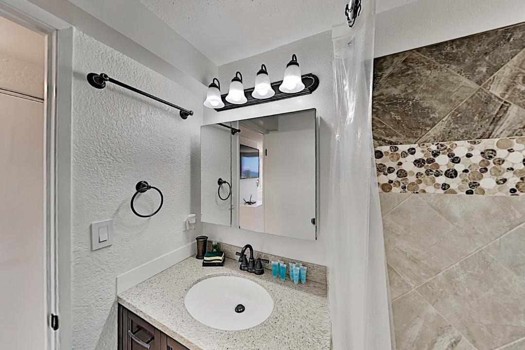 Photo of Bathroom in McCully - Moiliili